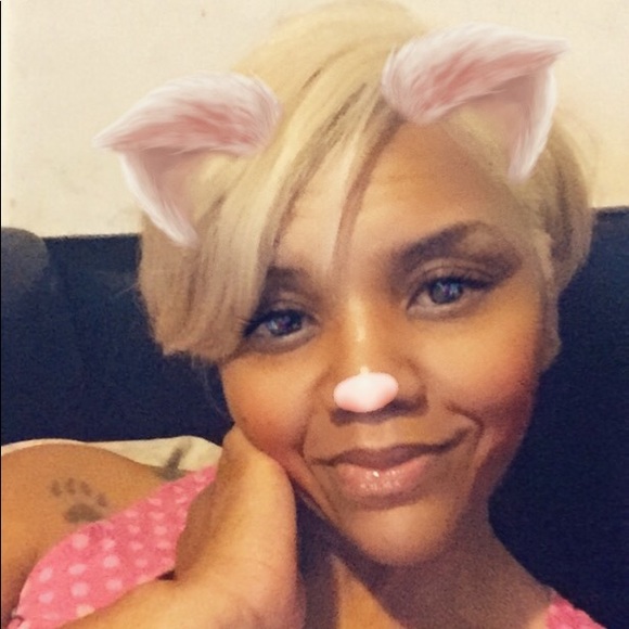 Meet your Posher, Tuana - Picture 1 of 1